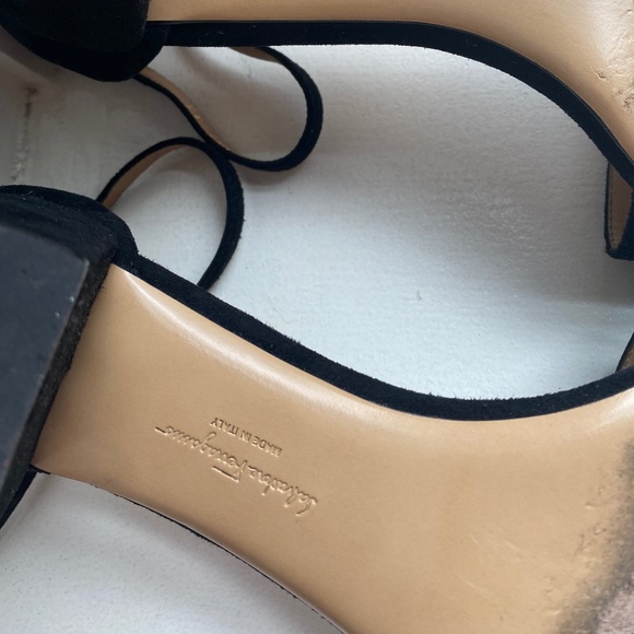 Salvatore Ferragamo Gavin Black Suede Block Heel Sandal Italy Logo Bow - Picture 7 of 8